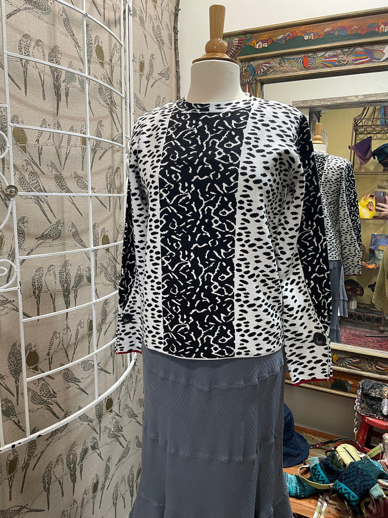 Black & White Animal Knit Pullover - Robin Boutique-Boutique 